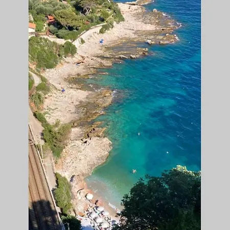 La Casa Blu * Grimaldi (Liguria)